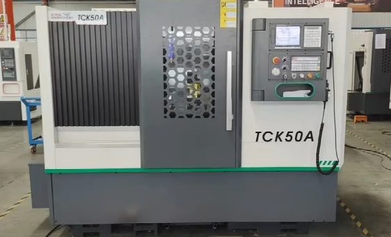 Токарный станок с ЧПУ с наклонной станиной TCK50A